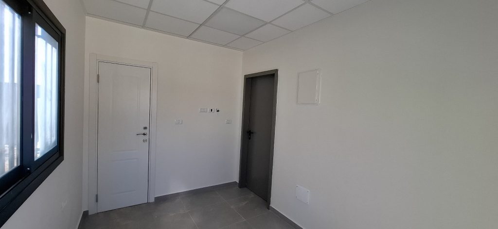מבנה משרדים נייד ומבנה מגורי עובדים נייד
