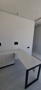 משרד מכירות נייד בגודל 48.5 מ"ר