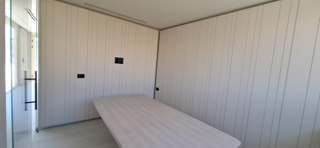 משרד מכירות נייד בגודל 48.5 מ"ר